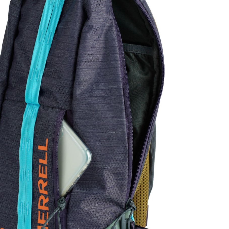 Merrell Crest 8L Sling Elmwood